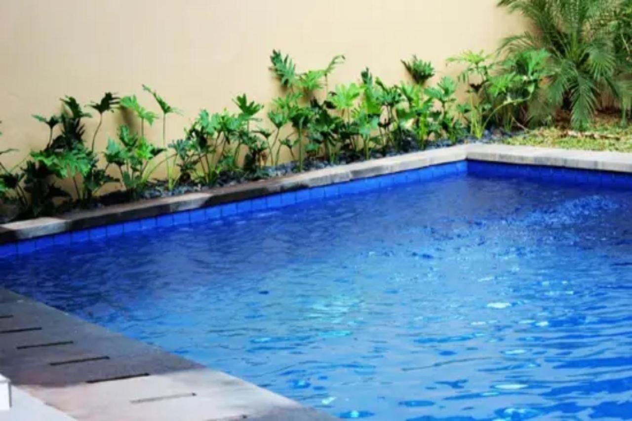 Oyo Flagship 91237 Ratu Guest House Kedunganan 외부 사진
